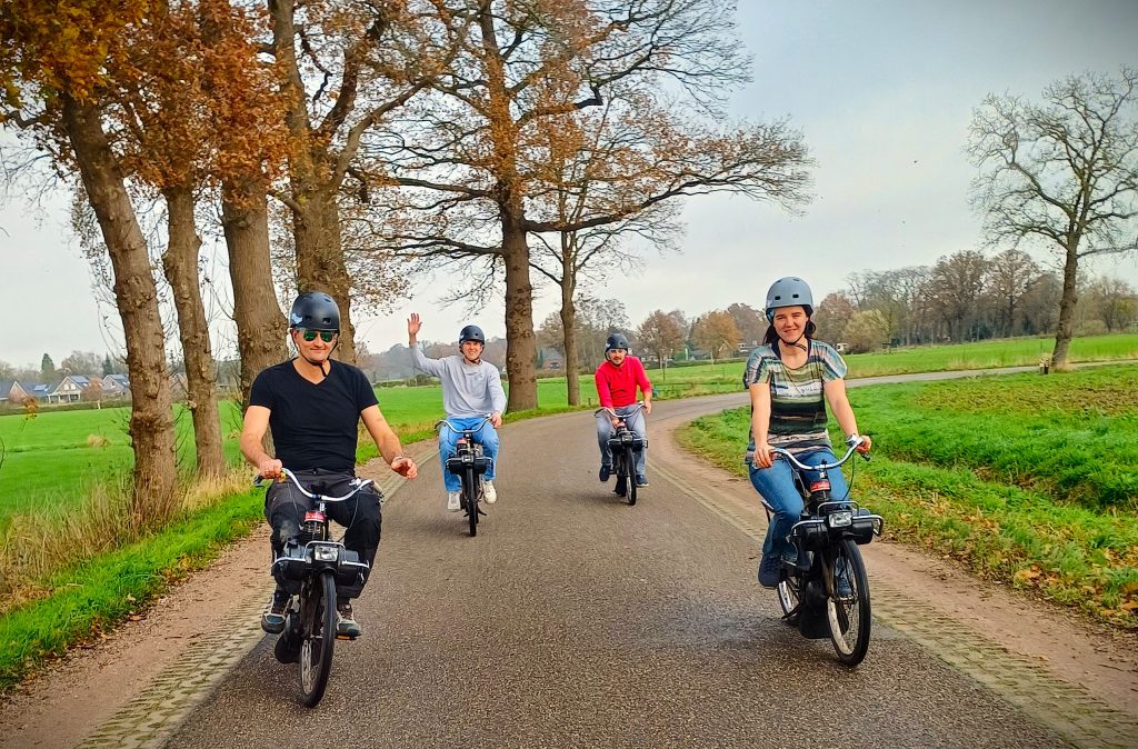 Nostalgisch toeren? Solex huren bij Unieke Uitjes!